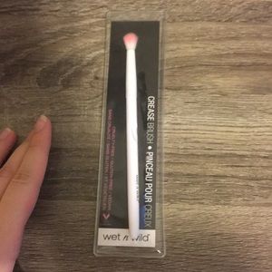 Eyeshadow brush